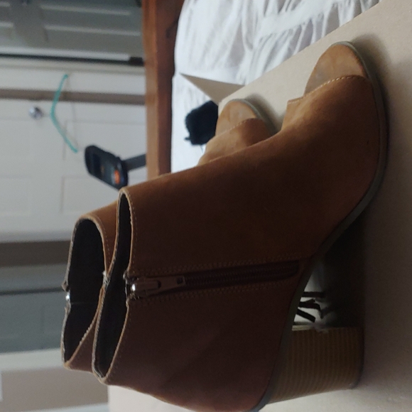 New Direction Fringed Booties - Picture 2 of 4